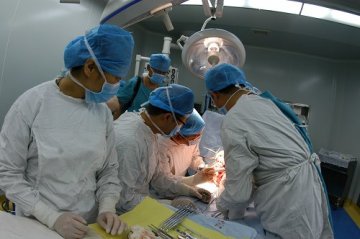 云南省赴玉树灾区医疗队5
