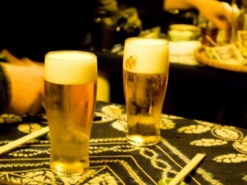 同学聚会连喝8瓶啤酒 27岁男子突发心肌梗死
