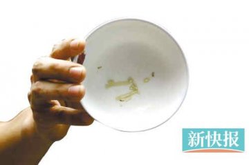 包装挂面赫然蠕动十几条虫 孕妇食完狂呕