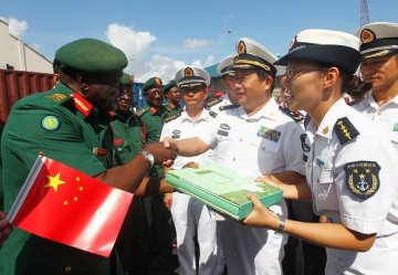 “和平方舟”号医院船完成坦桑尼亚医疗服务任务