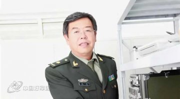 晁勇：大机器上的小螺丝钉