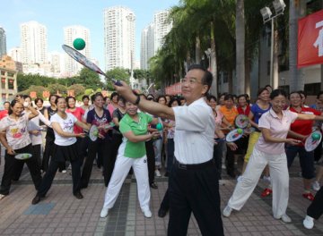 温家宝：我是球迷！