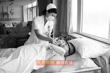 体重超120公斤男孩病危转院 抢救后暂安全