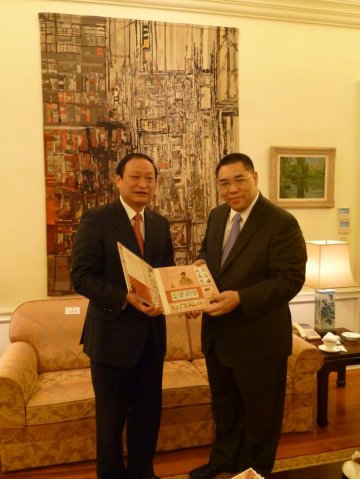王国强副部长会见澳门特别行政区行政长官崔世安
