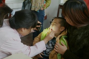 寻找身边的好医生系列报道之四十九：赤胆悬壶尽忠诚 钻研良方惠乡亲