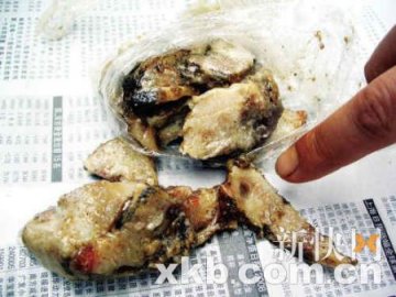 离职女工曝学校饭堂卖劣质饭菜给师生
