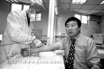 韩乔生：袜子引起的纠纷