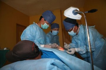中国政府应急医疗队在菲救援工作整体运转顺利