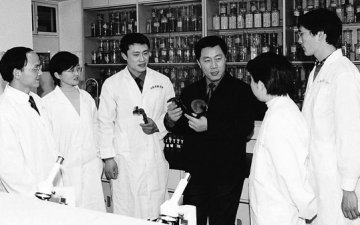 疏肝宜柔 健脾宜早 当心养阴 注重解毒 留心治痰 勿忘化瘀--治疗慢性乙肝用药经验拾萃