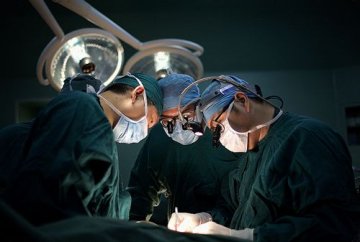 万峰教授当选法国国家外科学院外籍院士