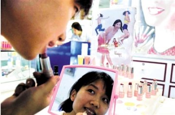 部分化妆品消极应对“全成分标注”