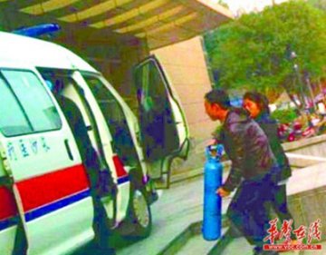 冒牌救护车藏身医院周边 只管运送不管生死