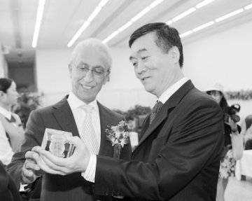 “诚勤严精”奏响生命乐章——首都医科大学宣武医院建院50年巡礼