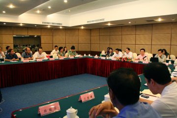 “重生行动”召开2009年项目座谈会暨新增医院授牌仪式