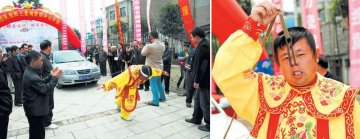 令人咂舌的人体极限：最长的舌头能发短信