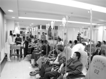 西宁一工地28人中毒送医院急救 疑食用豆角
