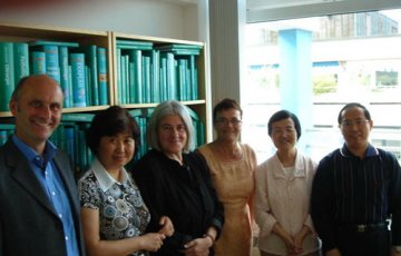 成都中医药大学与德国西医协会国际中医学会联合出版中医药外文学术专著