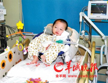 两岁半男孩被弃ICU两年患重症手足口病致残