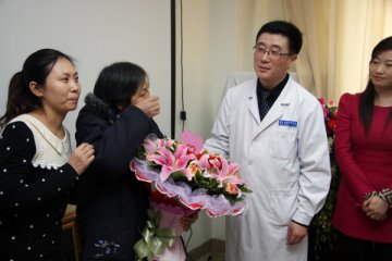 北京博爱医院成功救治合并肝硬化重度凝血功能异常巨大脑垂体瘤老年女患者