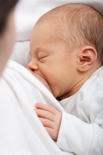 让人动容的母乳喂养温馨时刻