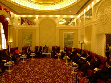 刘捷副省长会见美国药物信息协会全球执行总监保罗·帕马伦茨一行