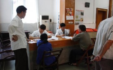 区荣誉军人康复医院为优抚对象义诊免费送医送药