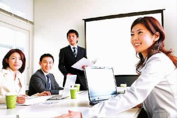 学英国人 每天站立办公1小时