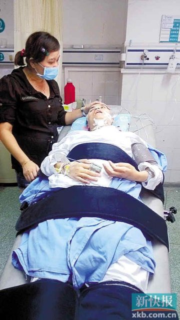 女子剖宫产后惨成植物人 家属质疑大医院手术不当