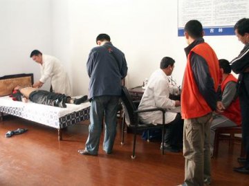 图们市疾病预防控制中心免费为看守所羁押人员体检