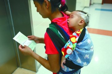 一岁半女童乳房发育如少女 医生称病情严重