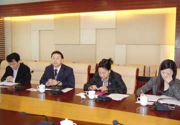 英国中医药代表团一行考察我市中医药产业发展