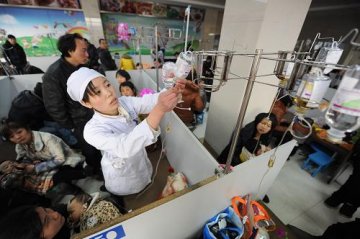 寒潮来袭 医院患儿扎堆