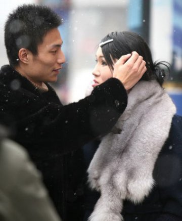 变性人与相恋两年男友结婚 渴望做普通女人