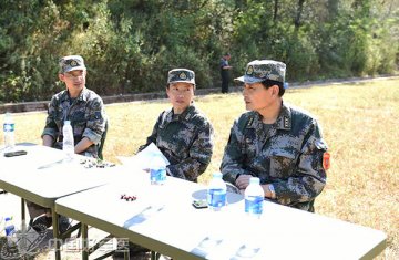 第202医院组织全体军人进行军事射击及体能考核