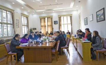 牟小云同志调研市中药院科技工作