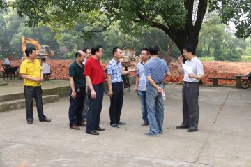 孙中喜副厅长视察医院伤残军人在建宿舍工地