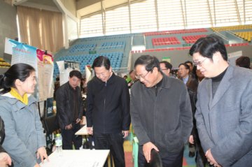 我校成功举办系列2012届毕业生供需洽谈会