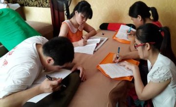 柳州市按摩医院对全院按摩技师进行理论考核