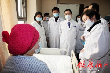 北京大学人民医院全力救治大学生村官张广秀
