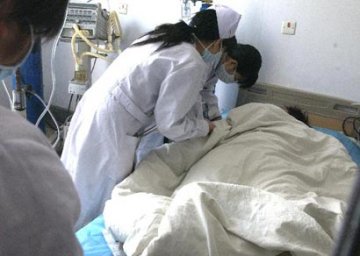 医生给自己输液突休克 心脏一度停止跳动
