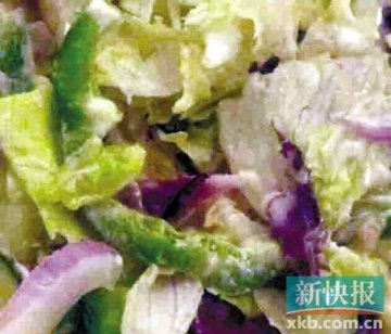 赛百味沙拉吃出蟑螂？门店：已道歉愿意承担医药费