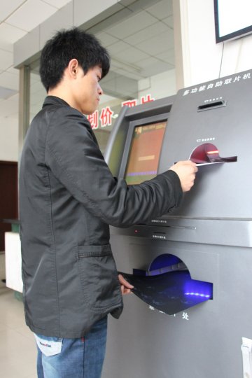 安庆一院开通影像胶片自助打印服务 插卡即取胶片