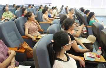 顶酷暑，听讲座，市民癌友讲座欢乐多
