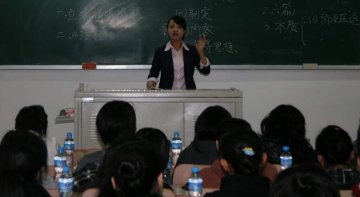 人文学院举办法学专业教学竞赛
