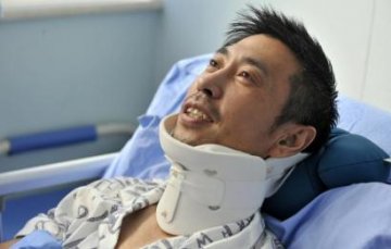 交警执勤时被撞 醒来记忆倒退15年