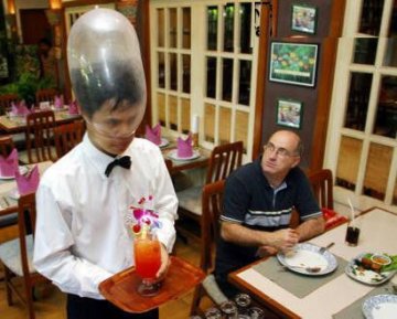 泰国惊现神奇的安全套餐馆