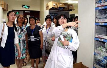 外宾体验中医诊疗服务
