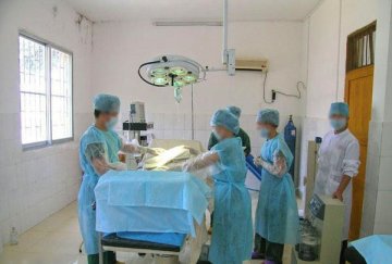 实拍：剖腹产手术全过程