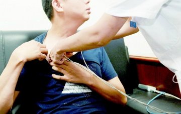 压力体检亮相江城医院 颇受都市白领群体青睐