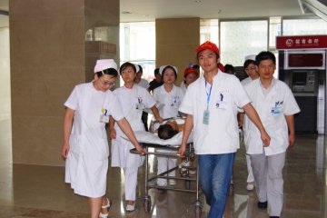 弋矶山医院新住院部大楼启用急诊病区完成搬迁